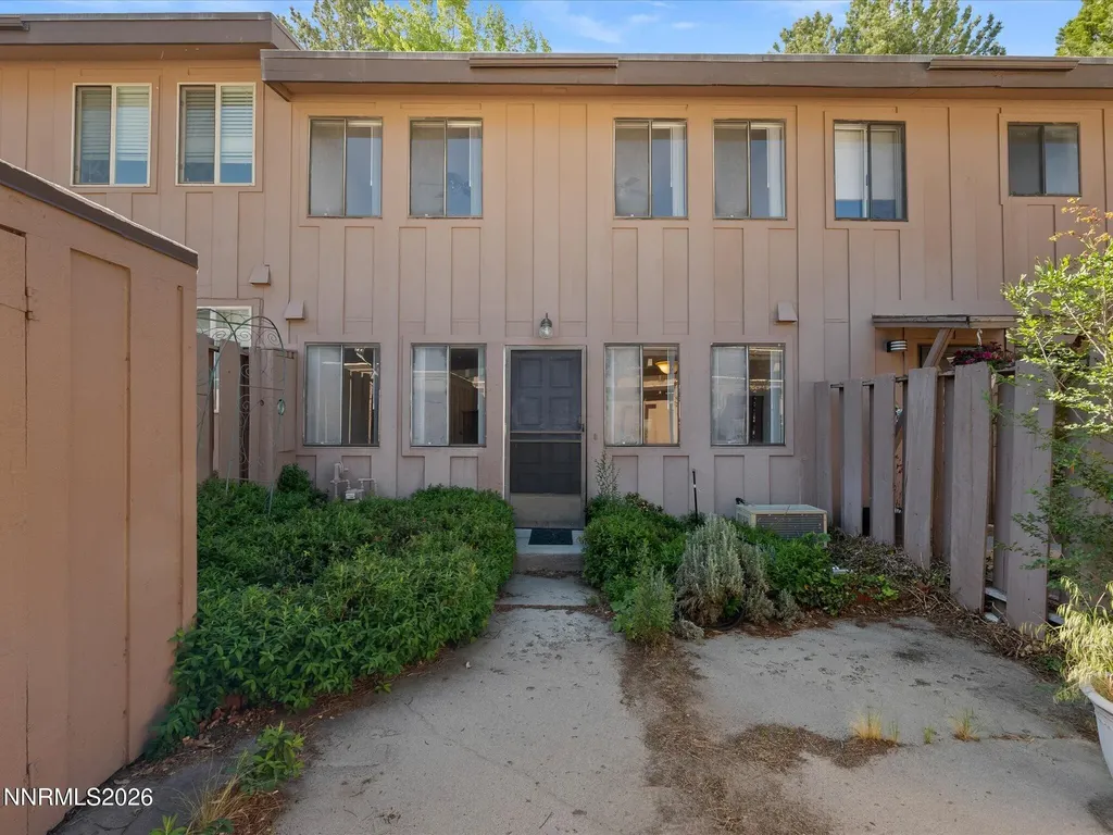 121 Lake Glen Carson City NV 89703