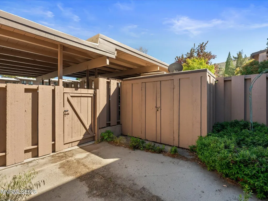 121 Lake Glen Carson City NV 89703