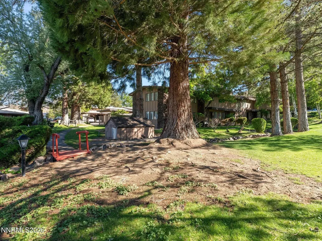 121 Lake Glen Carson City NV 89703