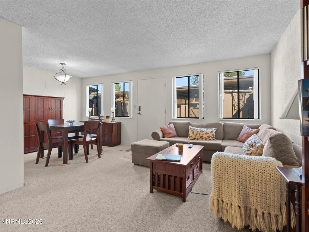 121 Lake Glen Carson City NV 89703