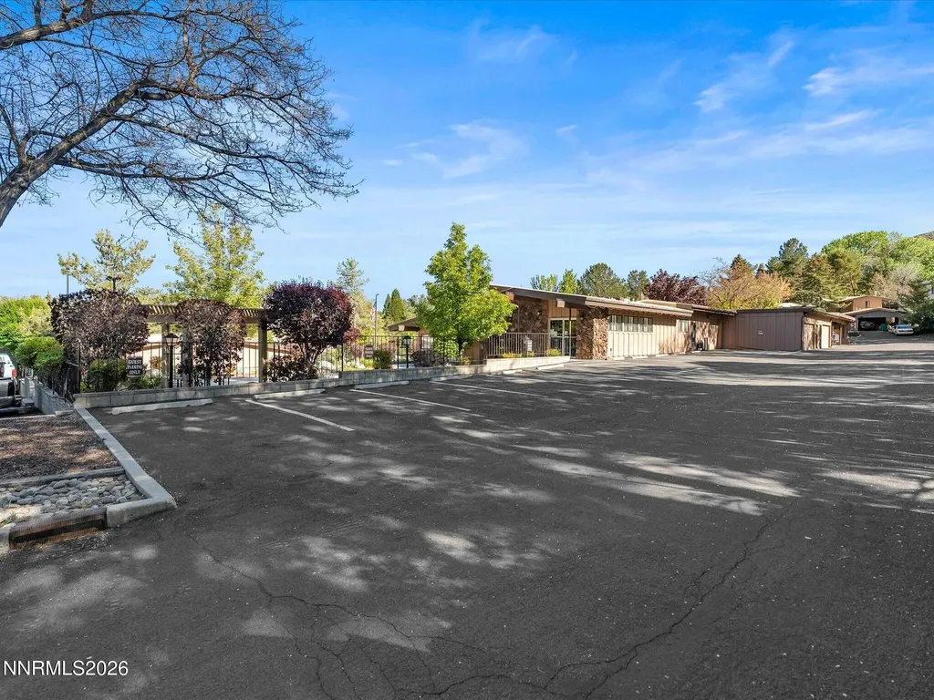 121 Lake Glen Carson City NV 89703