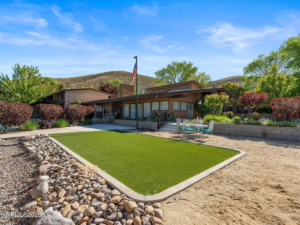 121 Lake Glen Carson City NV 89703