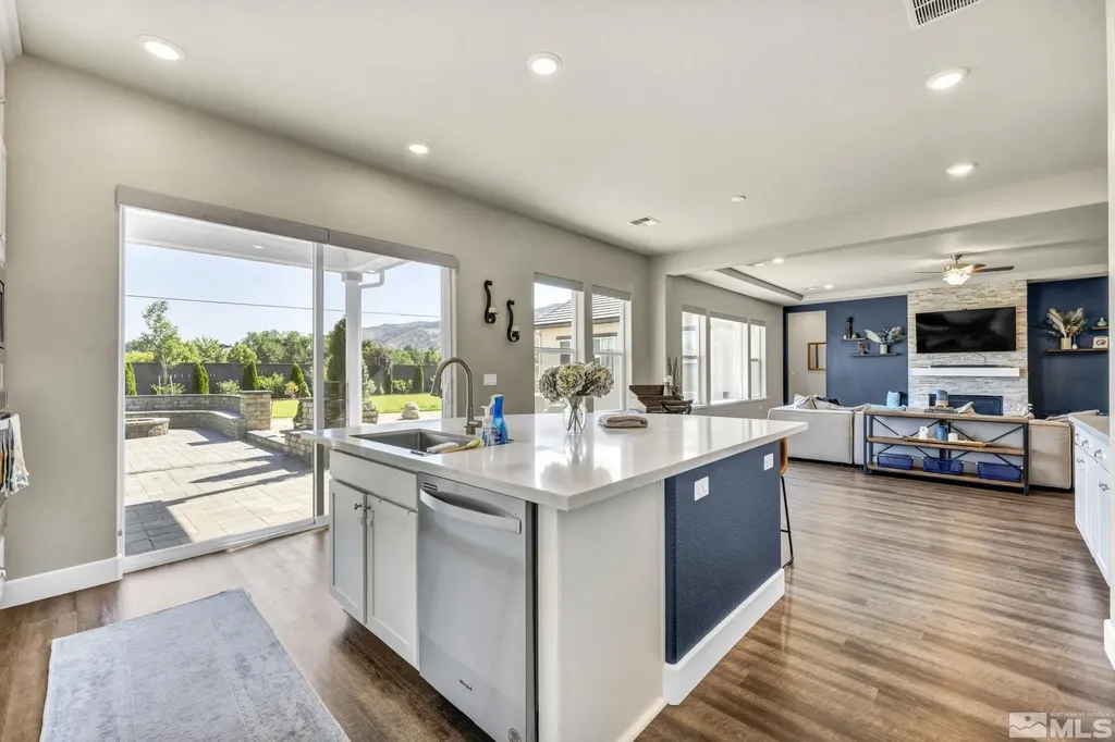 1237 Crawford Creek Reno NV 89521