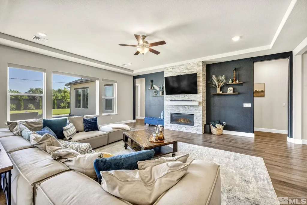 1237 Crawford Creek Reno NV 89521