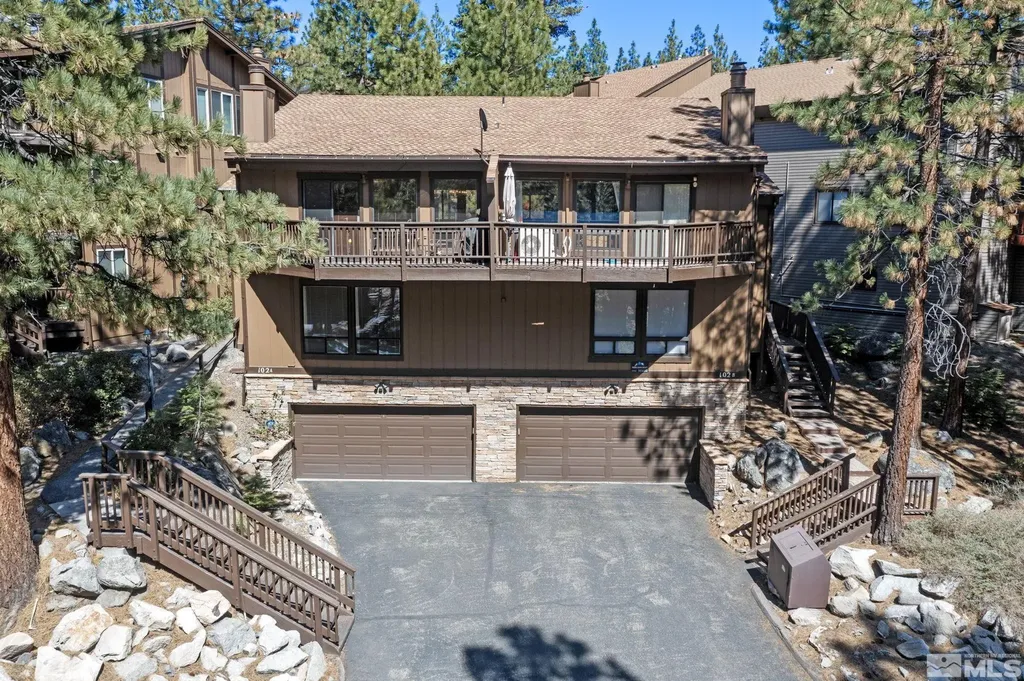 102 Lake Village Stateline NV 89449