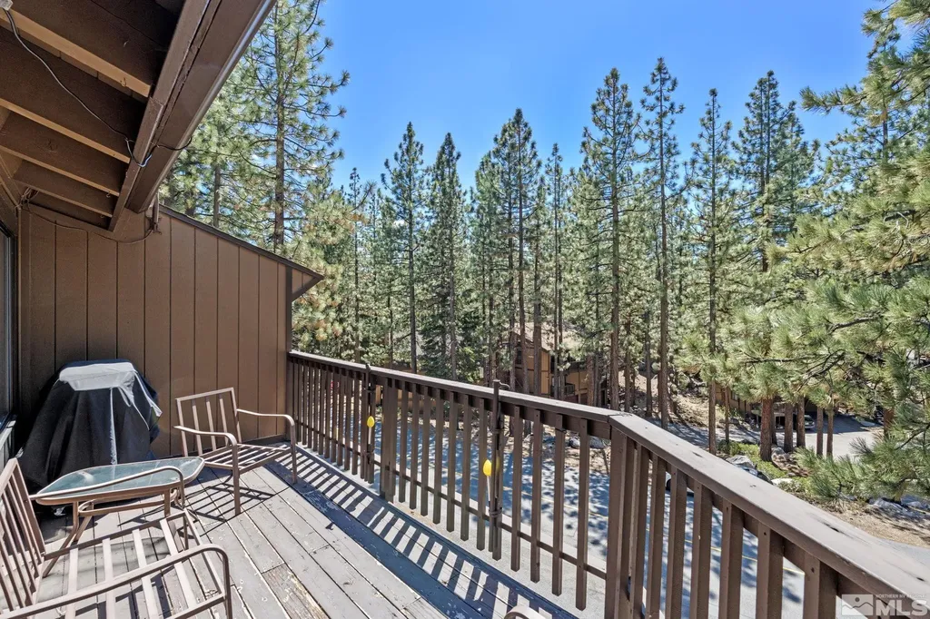 102 Lake Village Stateline NV 89449