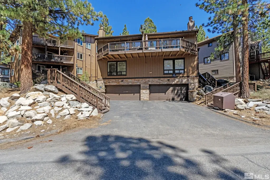 102 Lake Village Stateline NV 89449