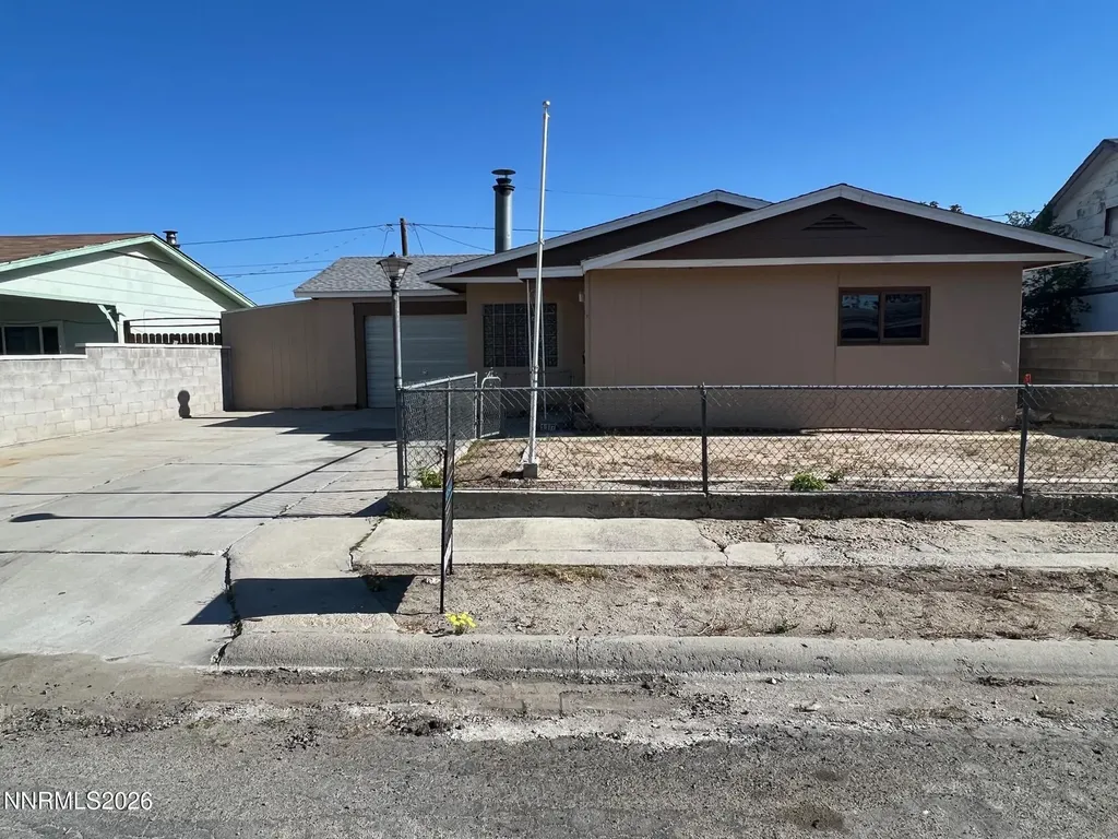 117 4th Hawthorne NV 89415