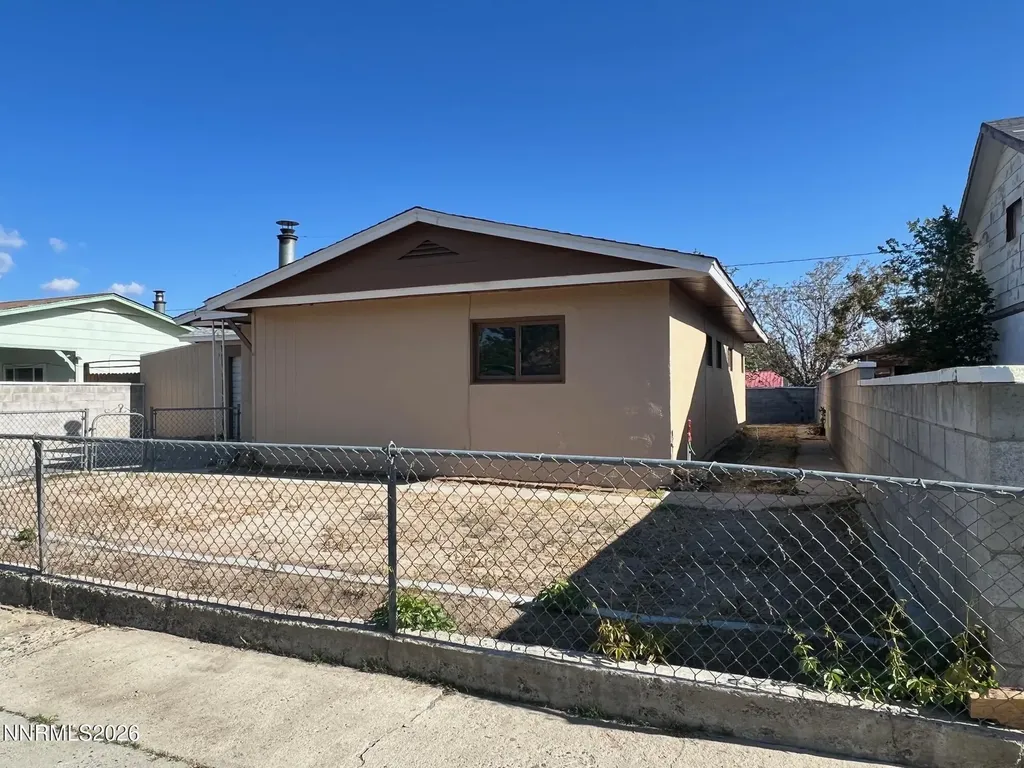 117 4th Hawthorne NV 89415