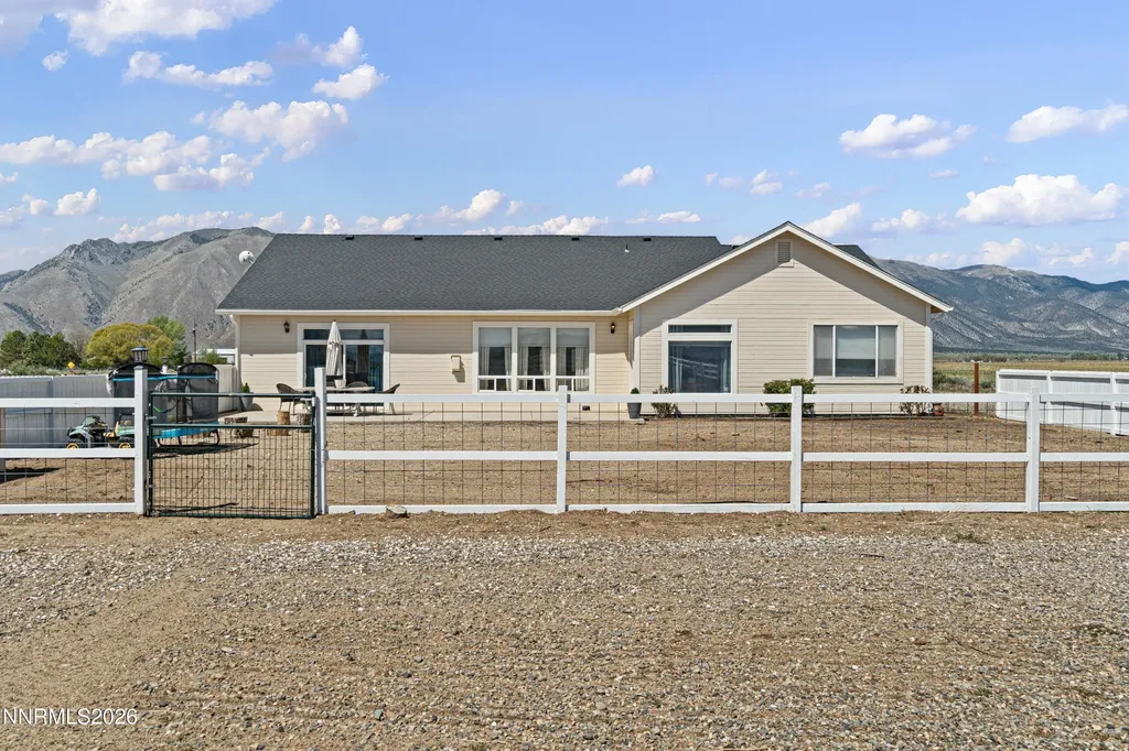 60 Hawk View Wellington NV 89444