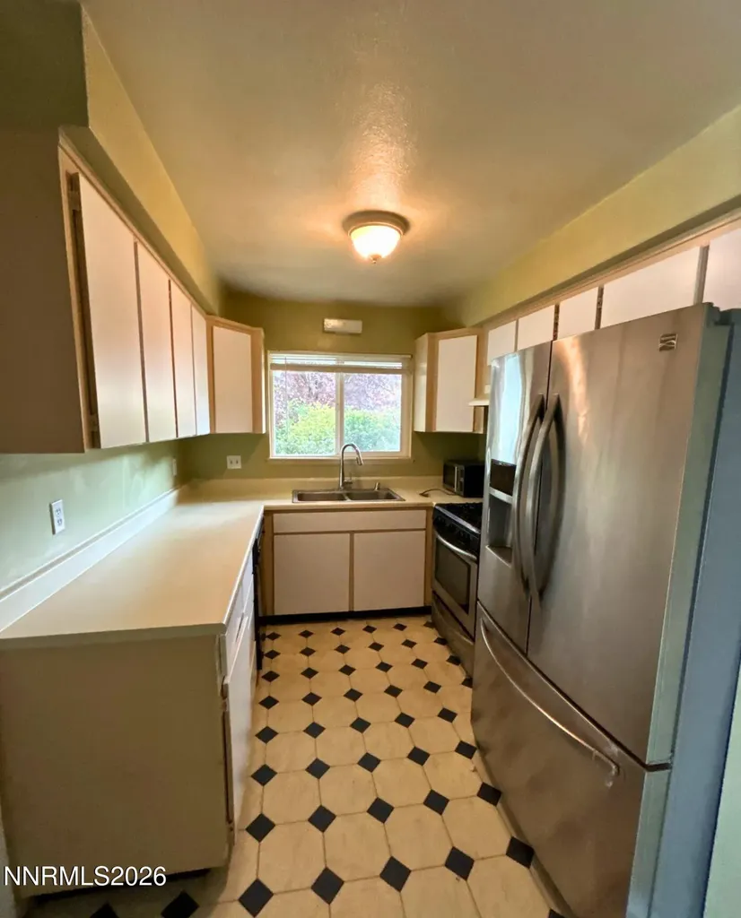 2166 Edgemar Reno NV 89512