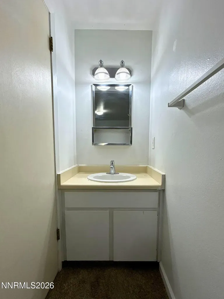 2166 Edgemar Reno NV 89512