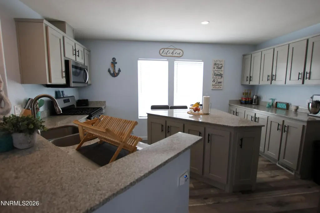 210 Chateau Yerington NV 89447