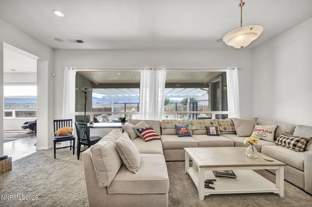 403 St George's Dayton NV 89403