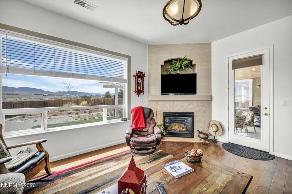 403 St George's Dayton NV 89403