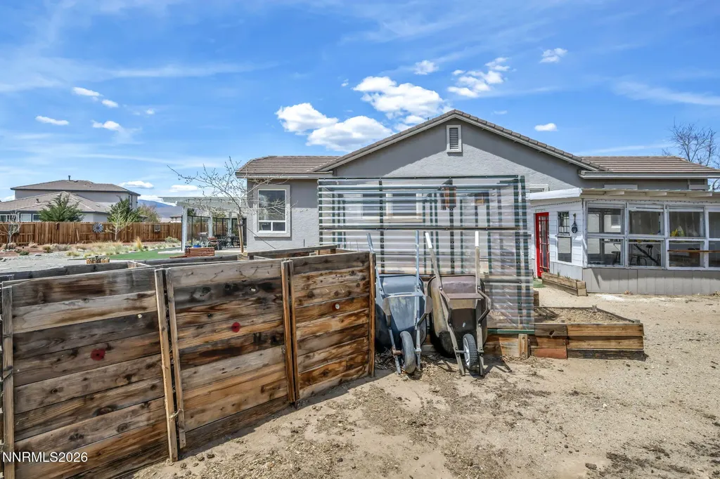 403 St George's Dayton NV 89403