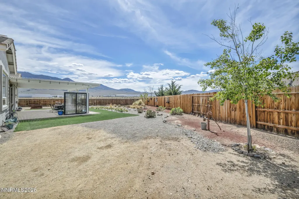403 St George's Dayton NV 89403