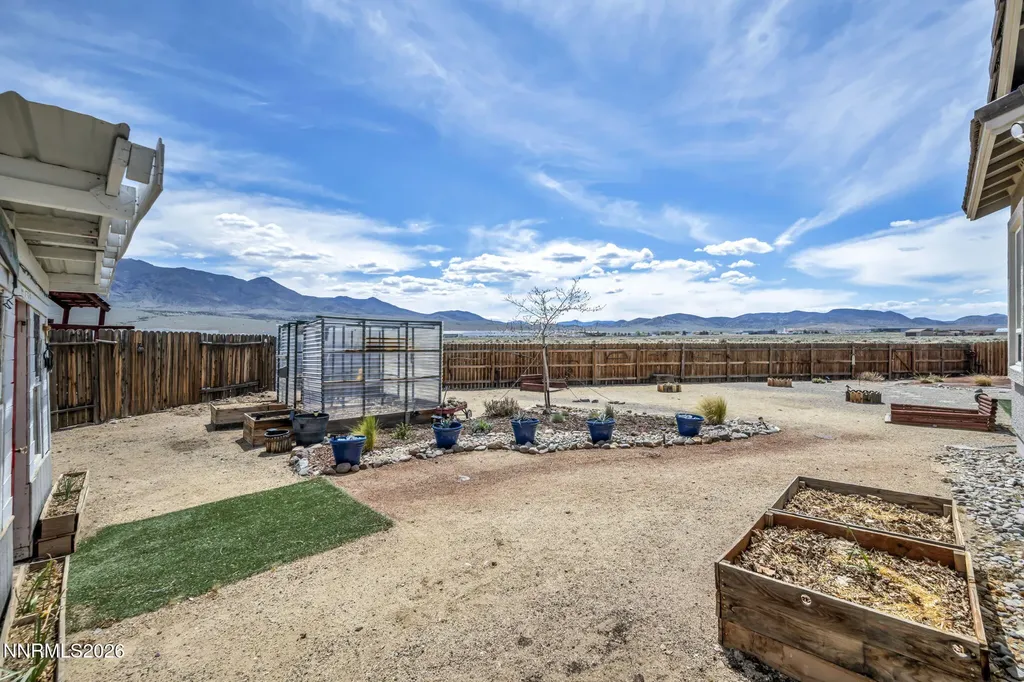 403 St George's Dayton NV 89403