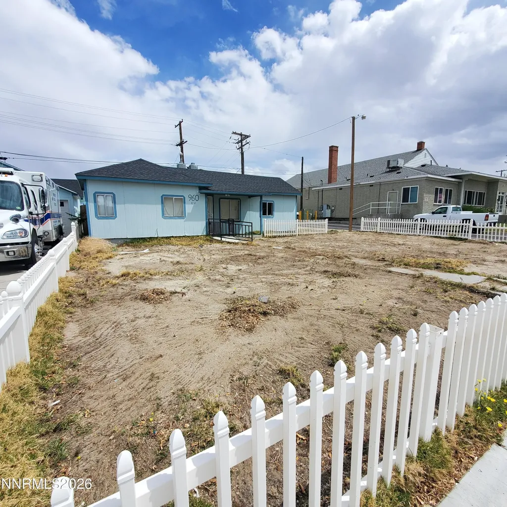 960 E Hawthorne NV 89415