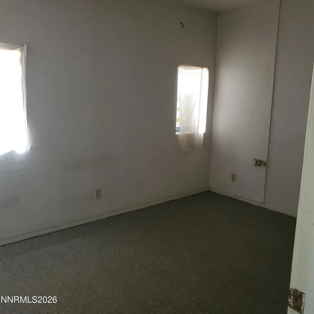 960 E Hawthorne NV 89415