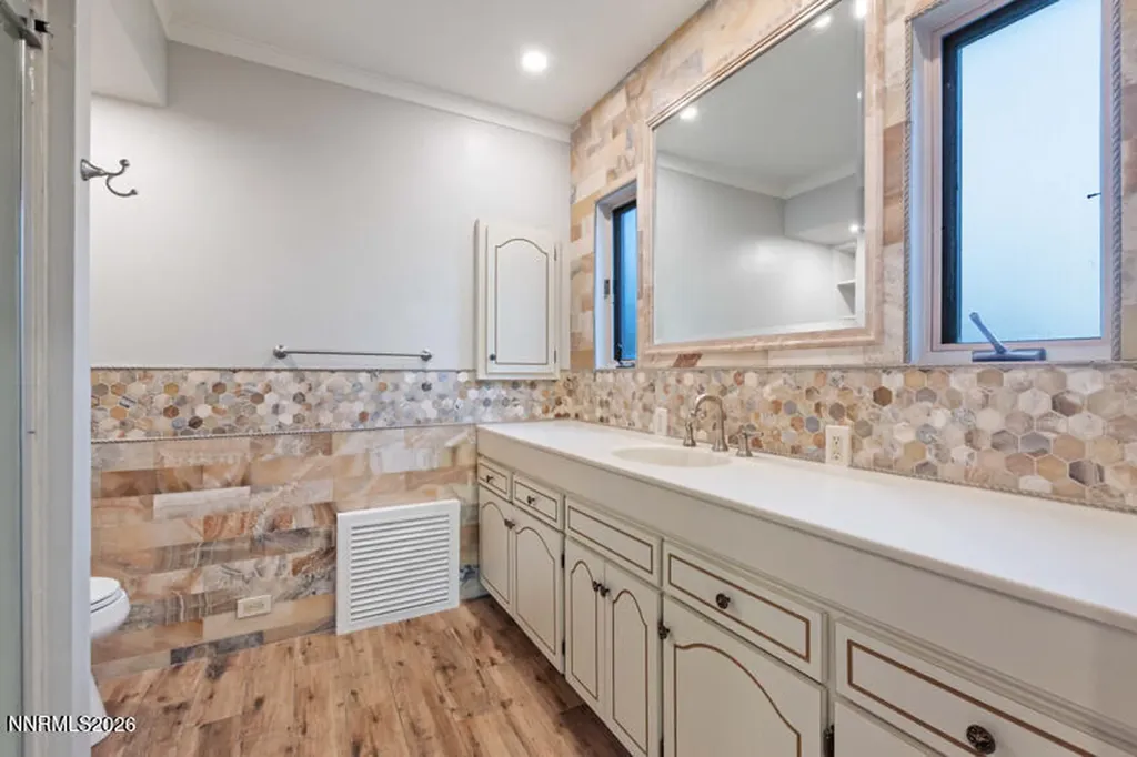 1880 Meadowview Reno NV 89509