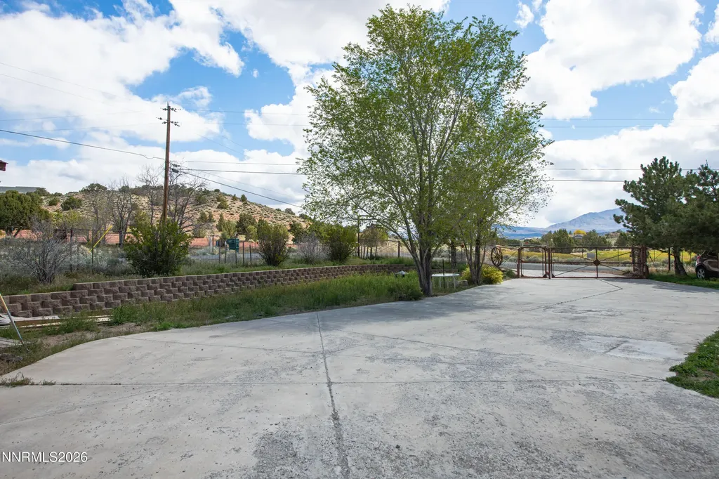 1504 Fahim Gardnerville NV 89410