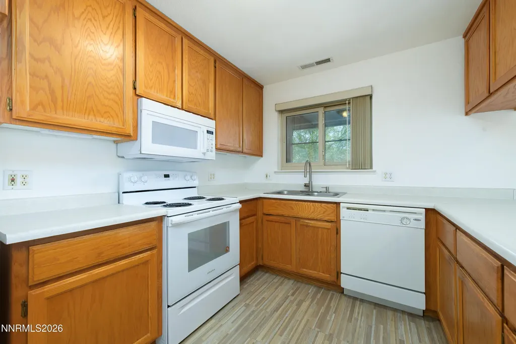 1504 Fahim Gardnerville NV 89410