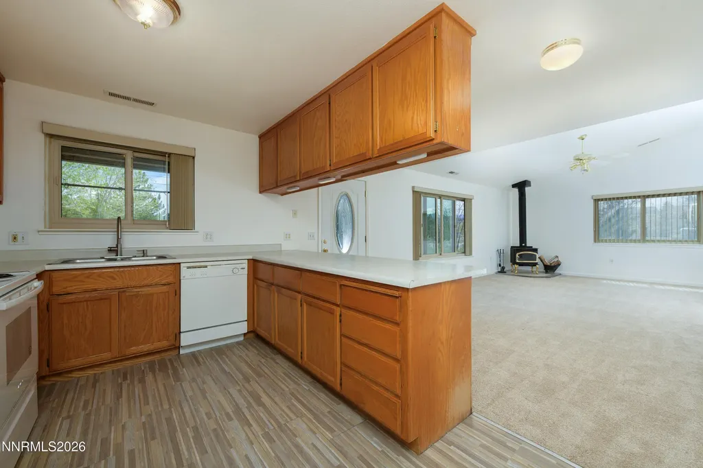 1504 Fahim Gardnerville NV 89410