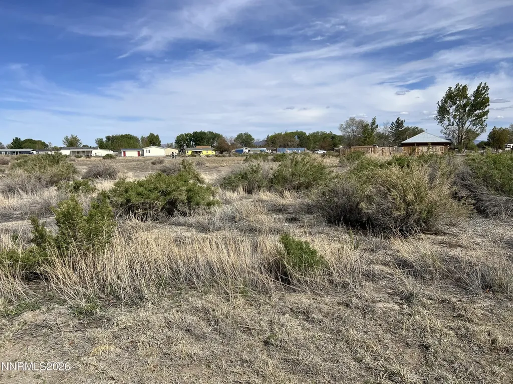 27 Northridge Yerington NV 89447