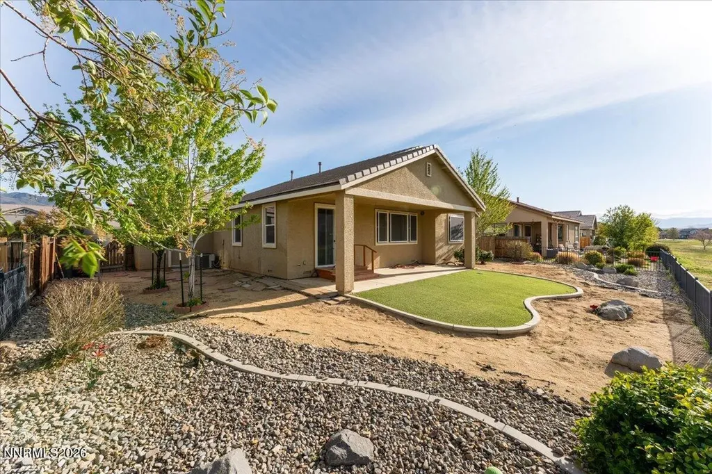 654 St Andrews Dayton NV 89403