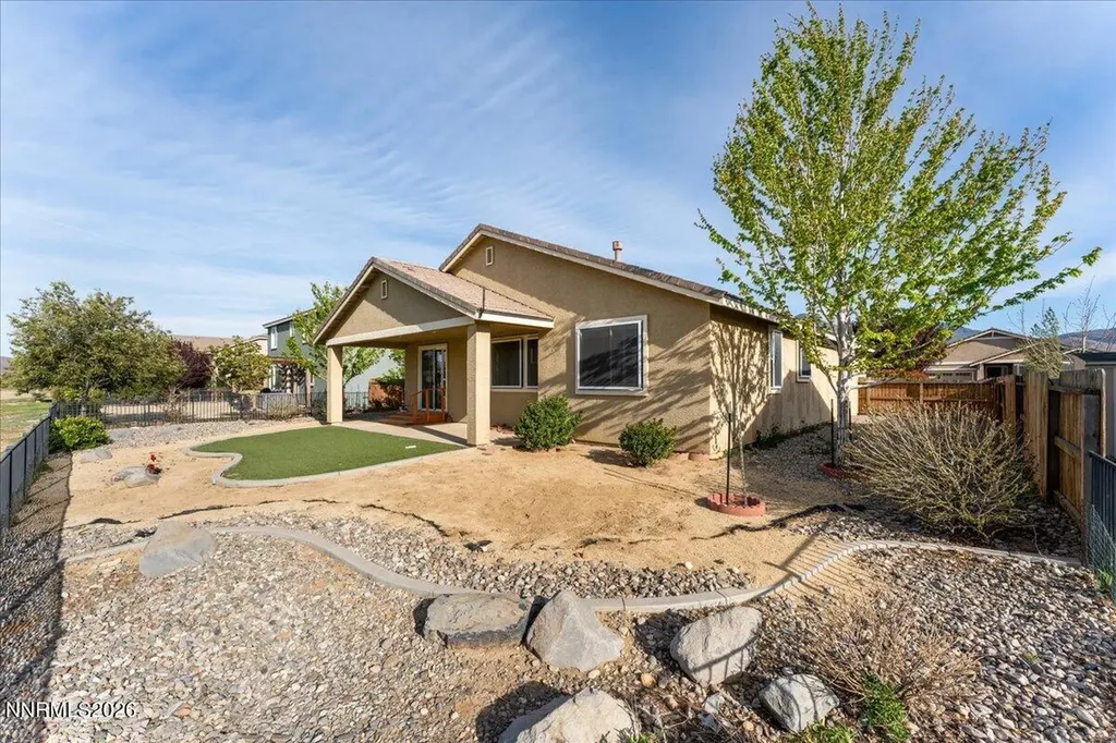 654 St Andrews Dayton NV 89403