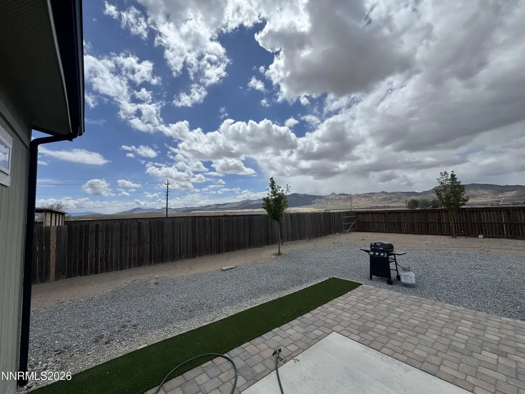303 Chateau Yerington NV 89447