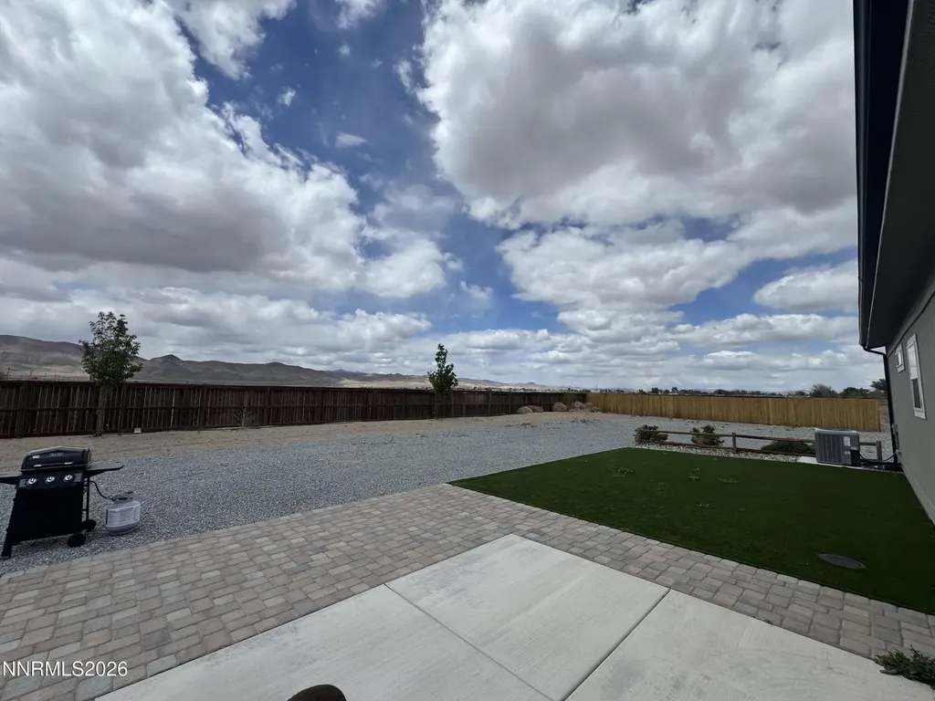 303 Chateau Yerington NV 89447