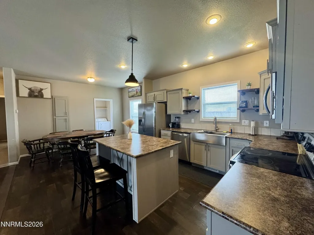 303 Chateau Yerington NV 89447