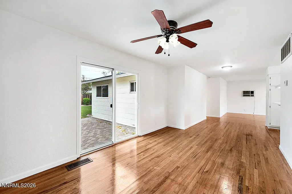 281 Devere Sparks NV 89431