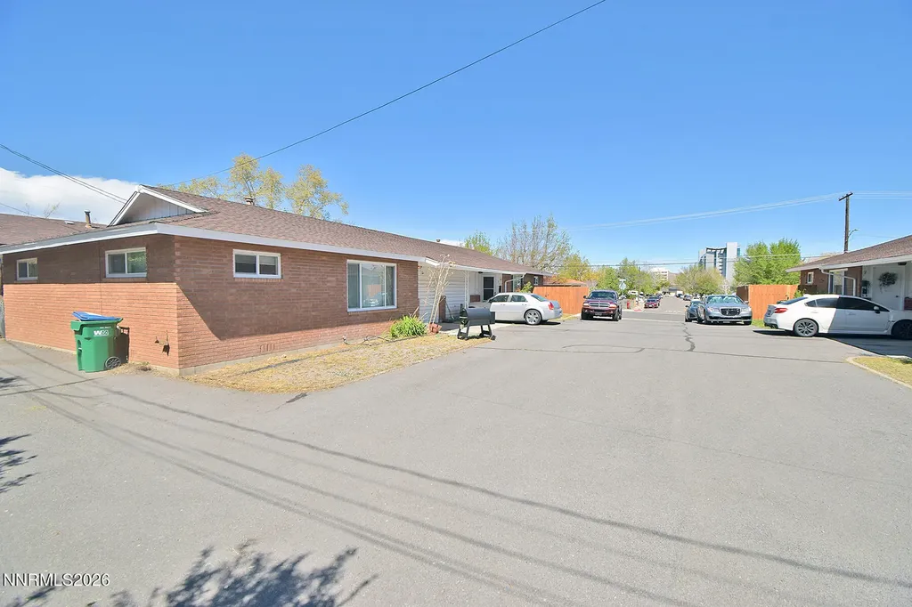 962 Roberts Reno NV 89502