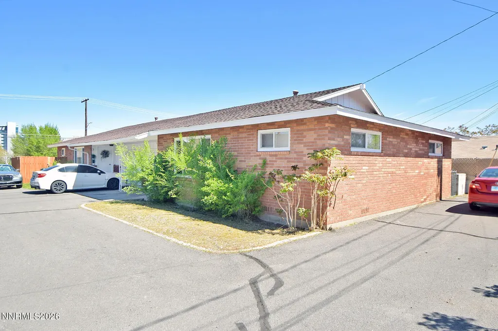 962 Roberts Reno NV 89502