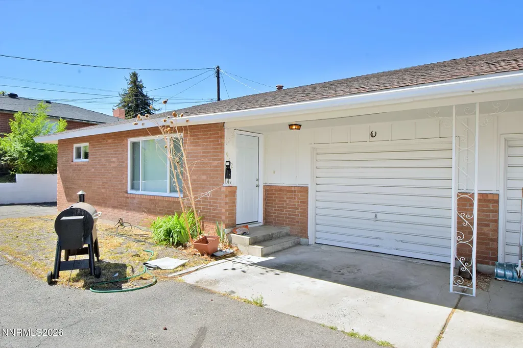 962 Roberts Reno NV 89502