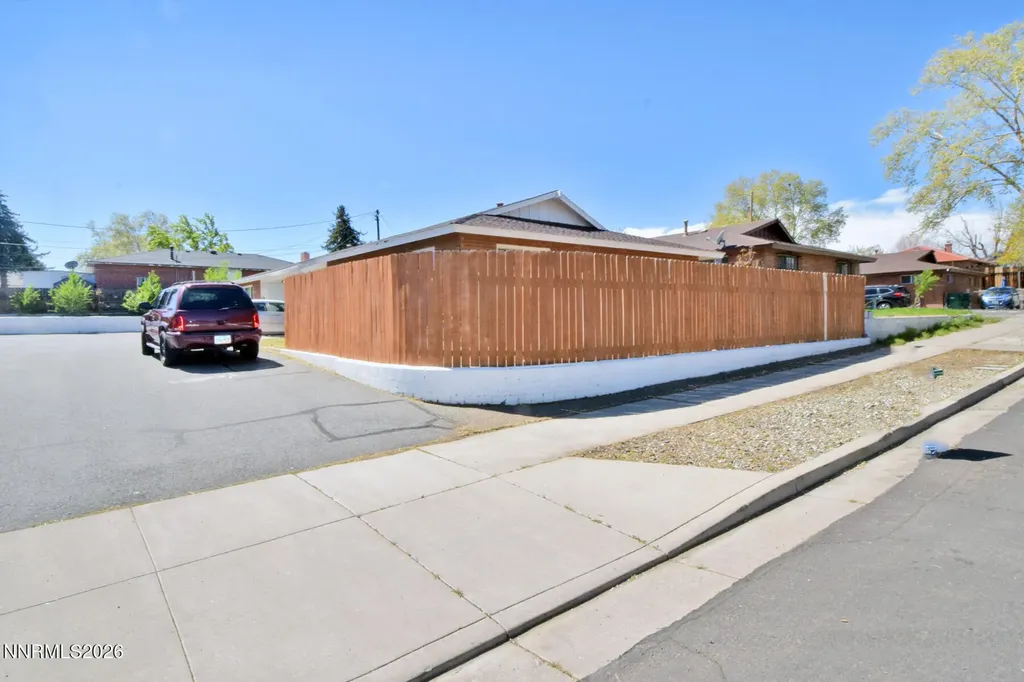 998 Roberts Reno NV 89502