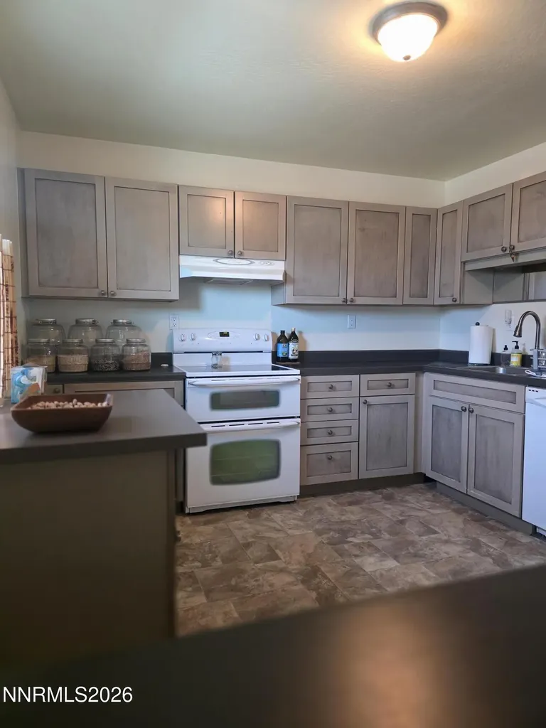 359 E Hawthorne NV 89415