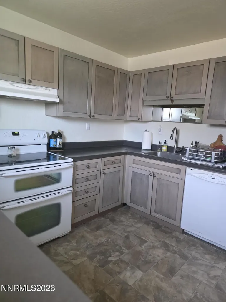 359 E Hawthorne NV 89415