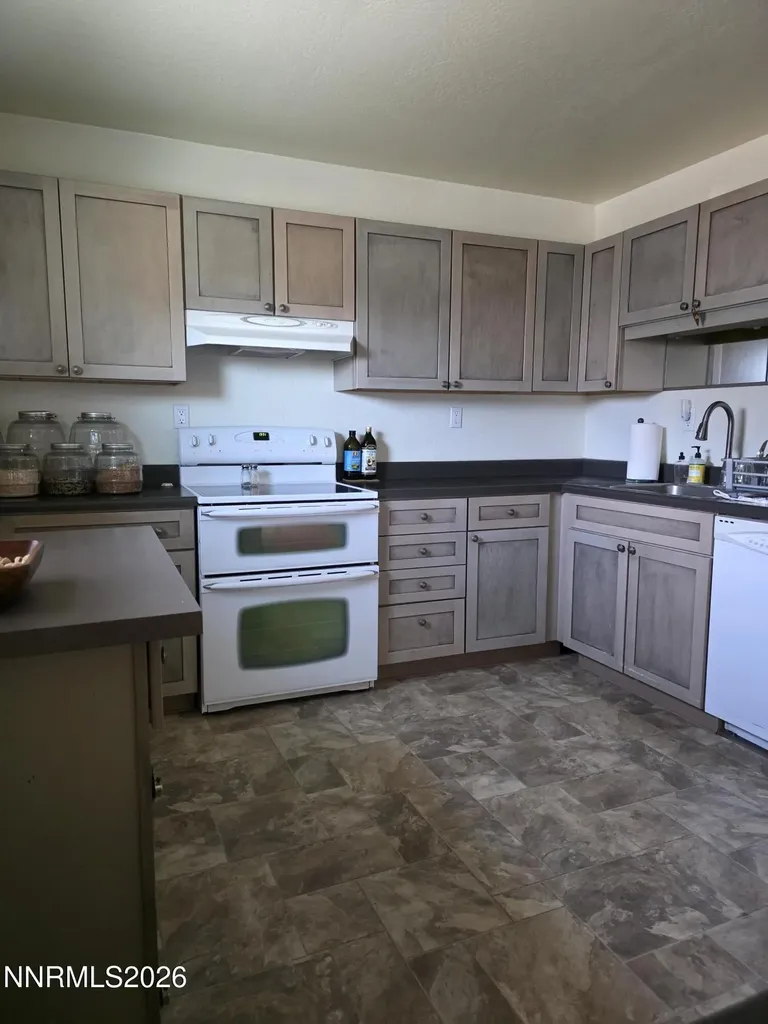 359 E Hawthorne NV 89415