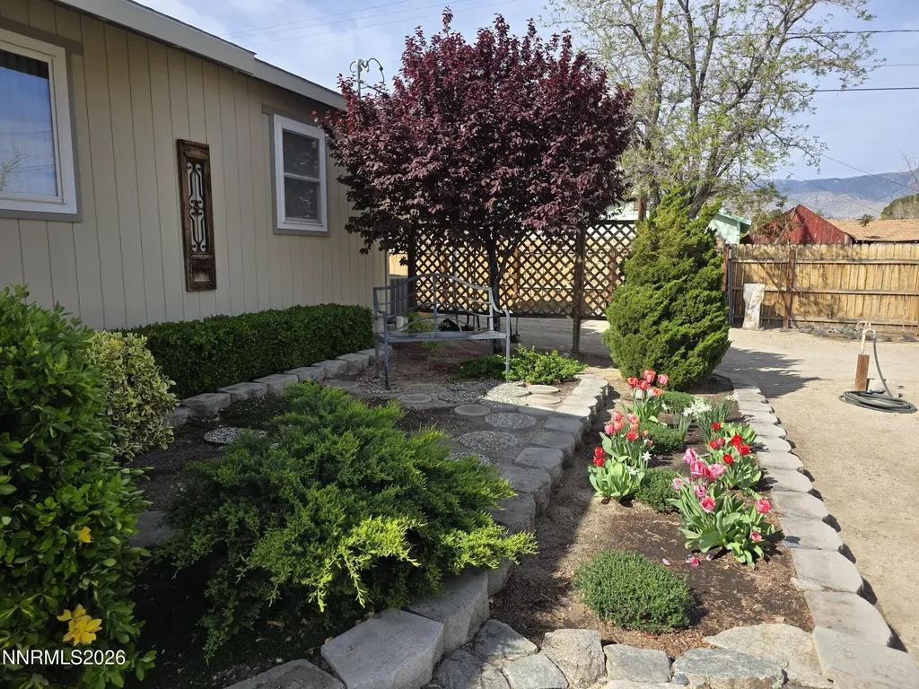 359 E Hawthorne NV 89415