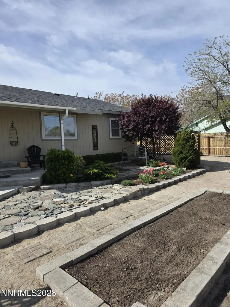 359 E Hawthorne NV 89415