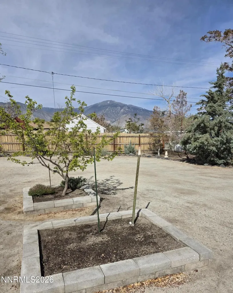 359 E Hawthorne NV 89415