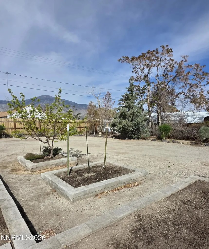 359 E Hawthorne NV 89415