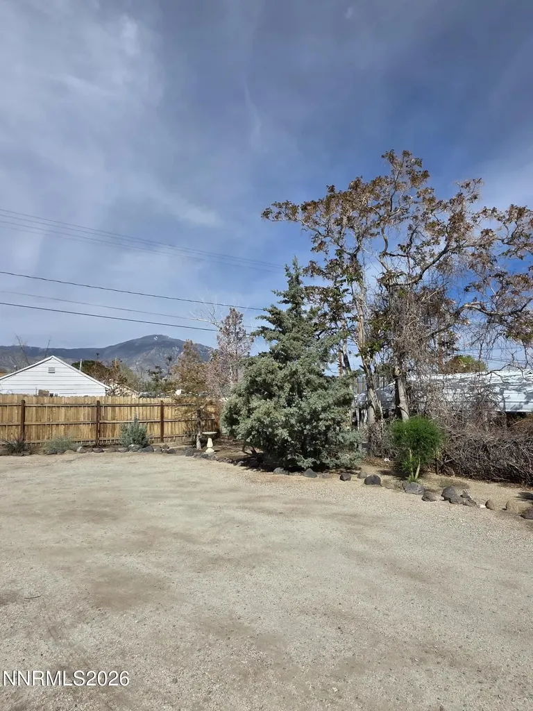 359 E Hawthorne NV 89415