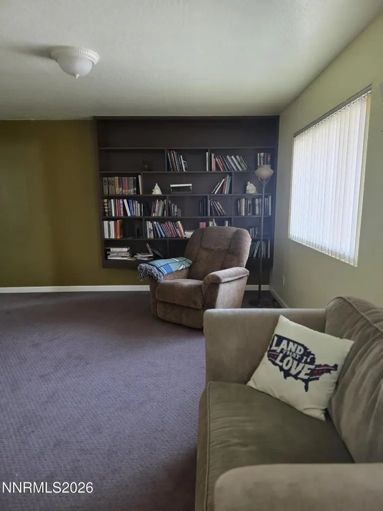 359 E Hawthorne NV 89415