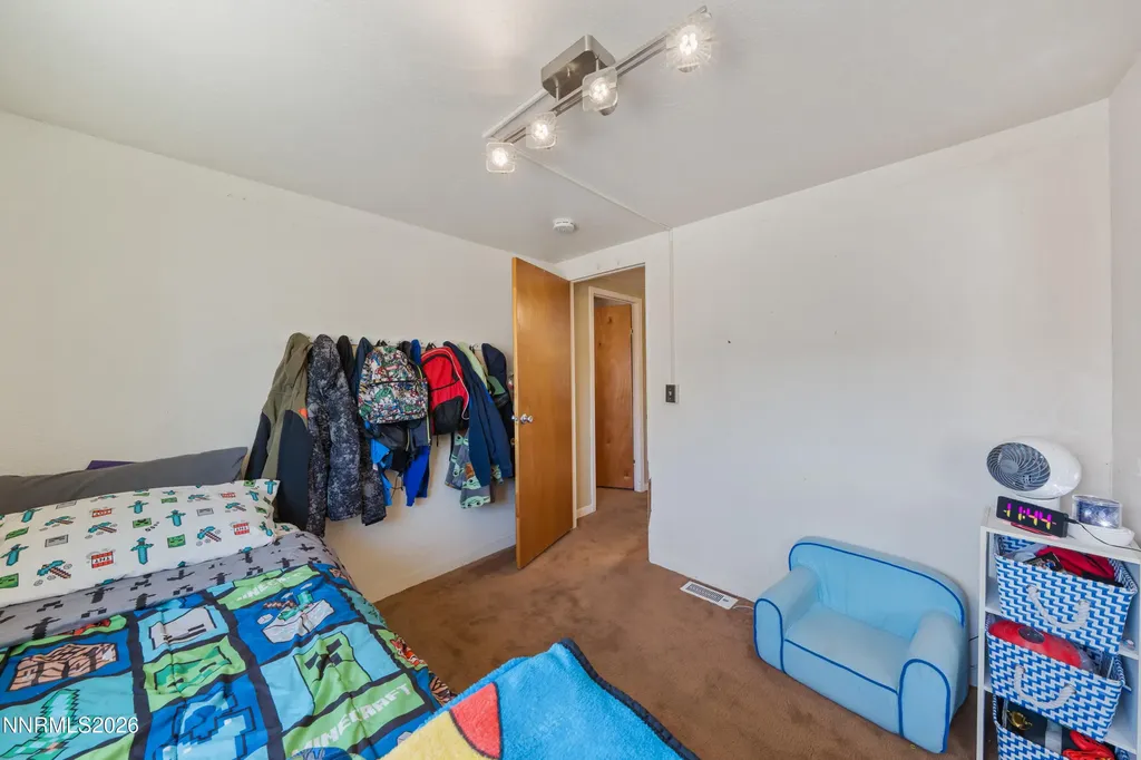 17505 Fantail Reno NV 89508