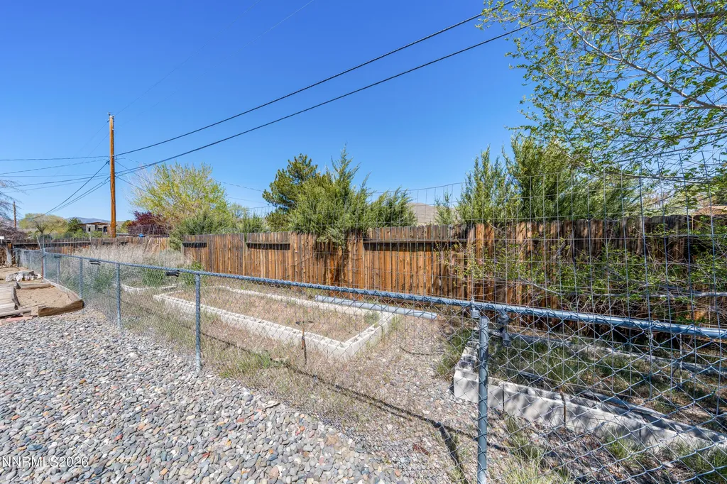 17505 Fantail Reno NV 89508